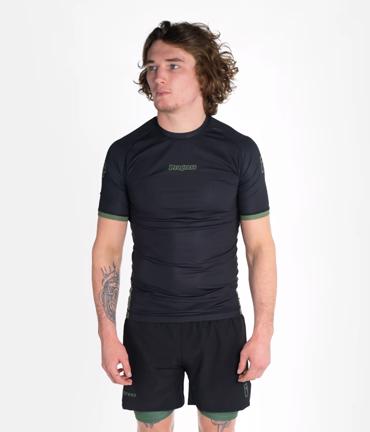 PROGRESS academy rashguard - black