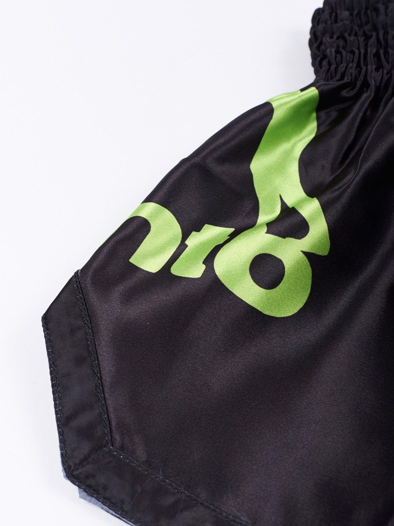 MANTO MUAY THAI SHORTS DUAL black/GREEN