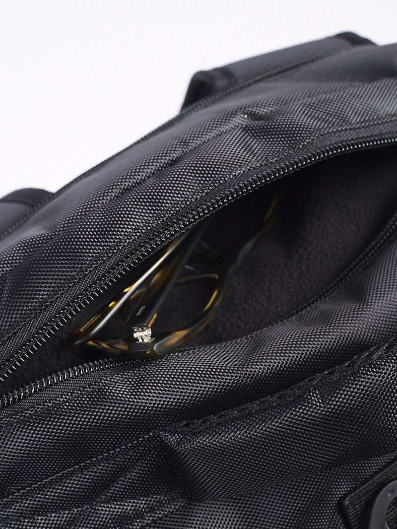 MANTO XL CONVERTIBLE BACKPACK ONE