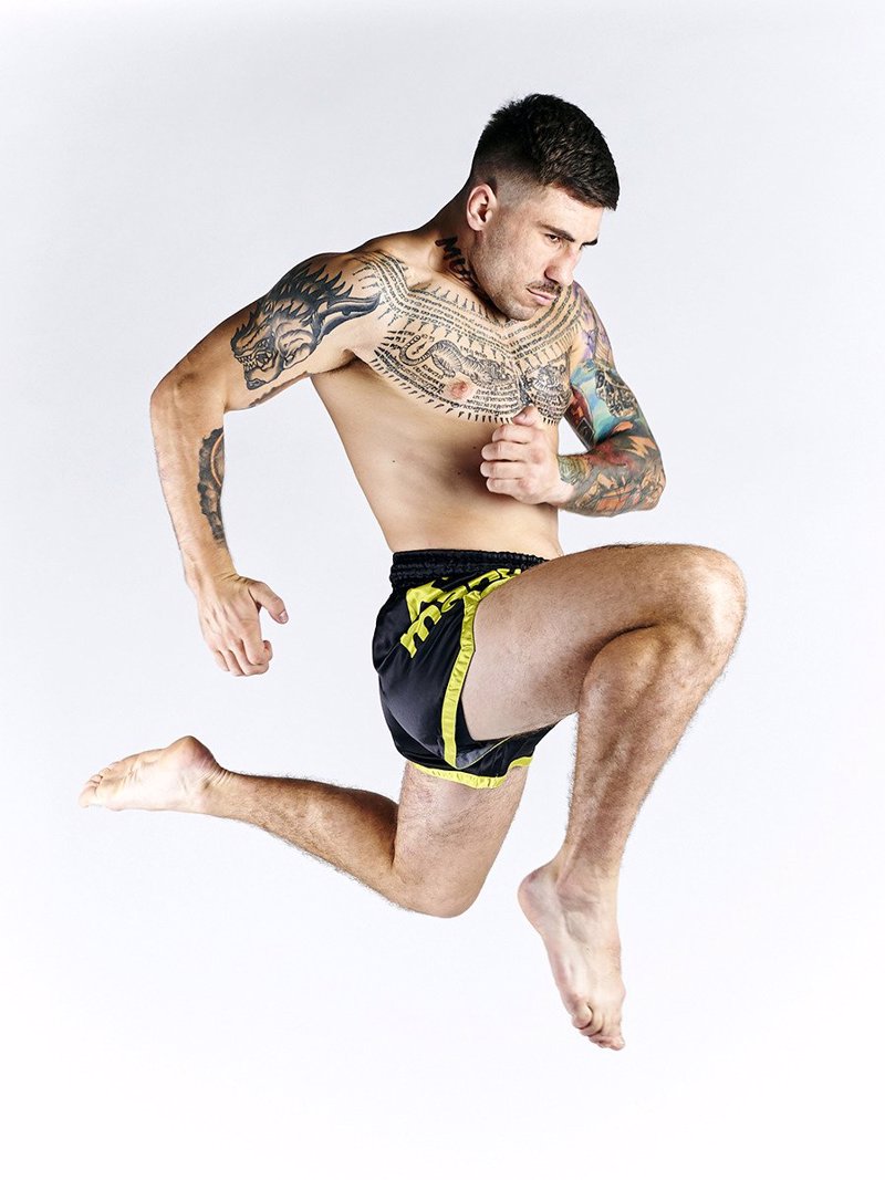 MANTO MUAY THAI SHORTS DUAL black/yellow